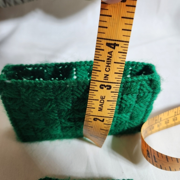 Vintage Handmade Coaster Set 4 Festive Red and Green Poinsettia Plastic Canvas - Picture 7 of 8